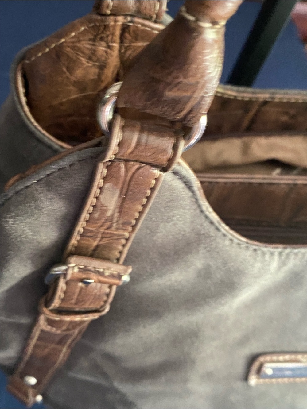 VTG ‘90’s Laura Scott Slouchy Grey Suede Shoulder Bag with Brown Mockcroc Trim - Picture 4 of 15